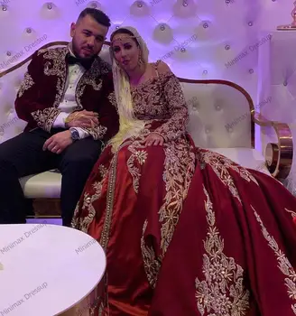 Borgonha Manga Longa Árabe Vestidos De Noiva 2021 Muçulmano Dubai Off Ombro De Luxo Ouro Apliques De Renda Kaftan Vestido De Casamento