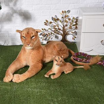 Grande 90cm fêmea de leão e o bebê 40cm de pelúcia simulação propenso leões macio boneca de presente de aniversário w0676
