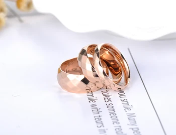 Lokaer Simples de Titânio, Anéis de Aço Inoxidável Para as Mulheres 8mm Cara do Corte de Moda Grande Anel de Casamento, Anéis de Noivado Jóias R17030