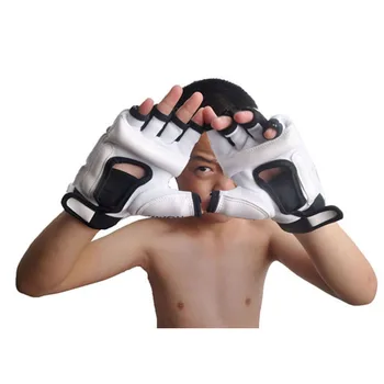 Nova Couro Meio Dedo de Crianças Crianças de Karate Luvas de Boxe Luvas de Sanda Karate saco de areia de Taekwondo Protetor de Luvas de MMA e Muay Thai
