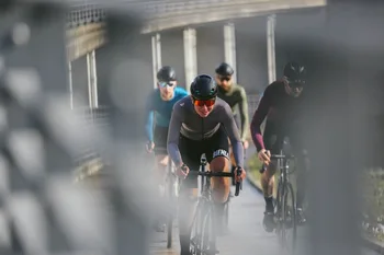 2020 Superior de qualidade pro time areo leve ciclismo jersey de manga longa, camisa de ciclismo de estrada de bicicletas de engrenagem