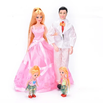 1set Família de 4 Pessoas, 1 Mom/1Dad/2 Menina para a barbie, Menina, Jogo de Casa de Brinquedos Presentes Bonecas Ternos de alta qualidade