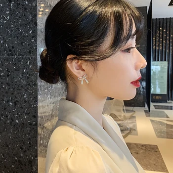 2020 Novo Requintado Zircão de Ouro Arco Dangle Brincos de Moda Para a Mulher coreano Jóias de Luxo Festa de Casamento da Garota Incomum Brincos