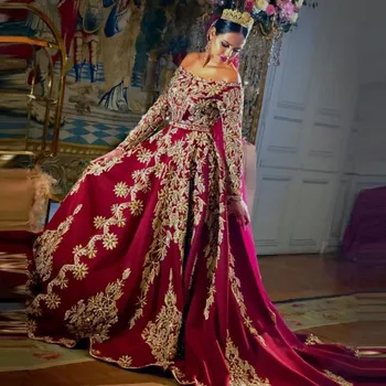 Borgonha Manga Longa Árabe Vestidos De Noiva 2021 Muçulmano Dubai Off Ombro De Luxo Ouro Apliques De Renda Kaftan Vestido De Casamento