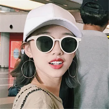 2019 Novo Óculos estilo Olho de Gato Mulheres Marca o Designer de Moda Vintage Rodada de Óculos de Sol Preto Branco Feminino Tons UV400 Óculos