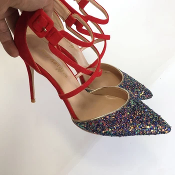 2018 primavera novo fivela Starp bombas de senhoras OL Estranho Estilo oca sapatos femininos apontou-dedo do pé de Casamento de mulheres de salto alto bombas