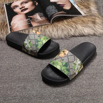 Homens Mulheres Chinelos de quarto 2020 Moda de Nova Flor Plana Sapatos de Venda Quente de Praia de Couro Genuíno Interior para o Exterior Mulheres Slides Tamanho Grande