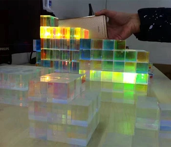 100 peças 2.2x2.2x2.15cm com Defeito DIY X-Cubo Prisma Cruz Dicróicas Prisma RGB Combinador Divisor para a Decoração de Física ciência