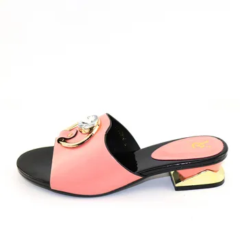 Verão Sandálias Cor-de-rosa PU Couro Moda Sapatos possível combinar um jantar conjunto de saco Frete Grátis Mulher Africana Sapatos sem saco