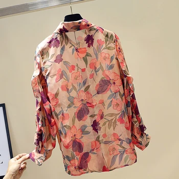 A coleção primavera / Verão das Mulheres Plus Size Camisa de Chiffon Moda Solta Manga Longa Camisa Floral Feminino Fina de Protetor solar Blusas Top GD449