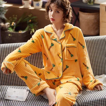 Novo Outono Quente Mulheres Pijama conjuntos de Pijamas de Flanela Pijama de Mangas compridas Para as Mulheres Pijamas Fofos de Animais do sexo Feminino Homewear