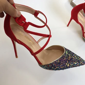 2018 primavera novo fivela Starp bombas de senhoras OL Estranho Estilo oca sapatos femininos apontou-dedo do pé de Casamento de mulheres de salto alto bombas